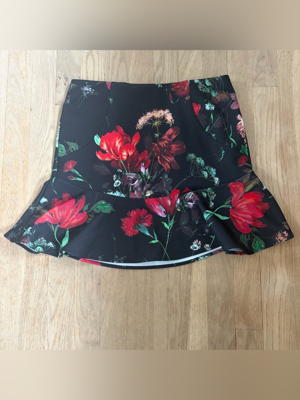 🌺 Express Floral Peplum Mini Skirt – Women's Size Small
